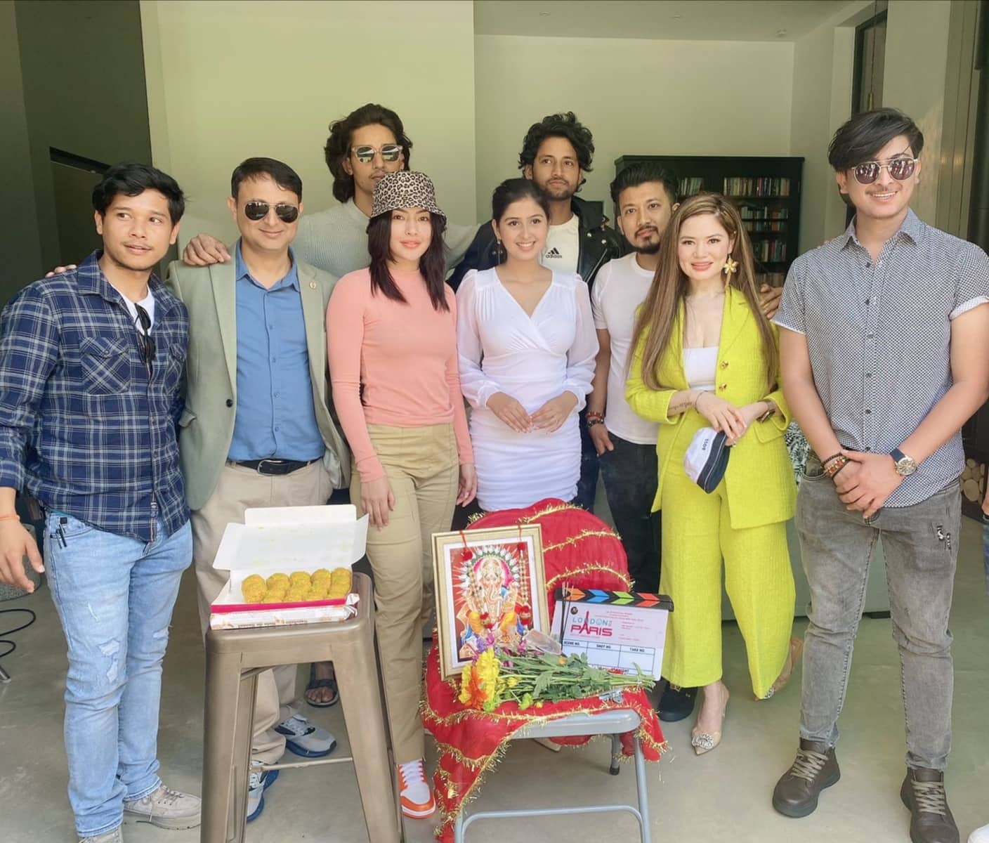 movie - london to paris  (1)